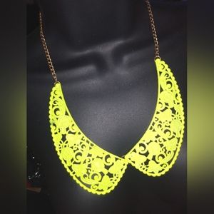 Vintage Women's Neon Peter Pan Filigree Metal Collar Necklace